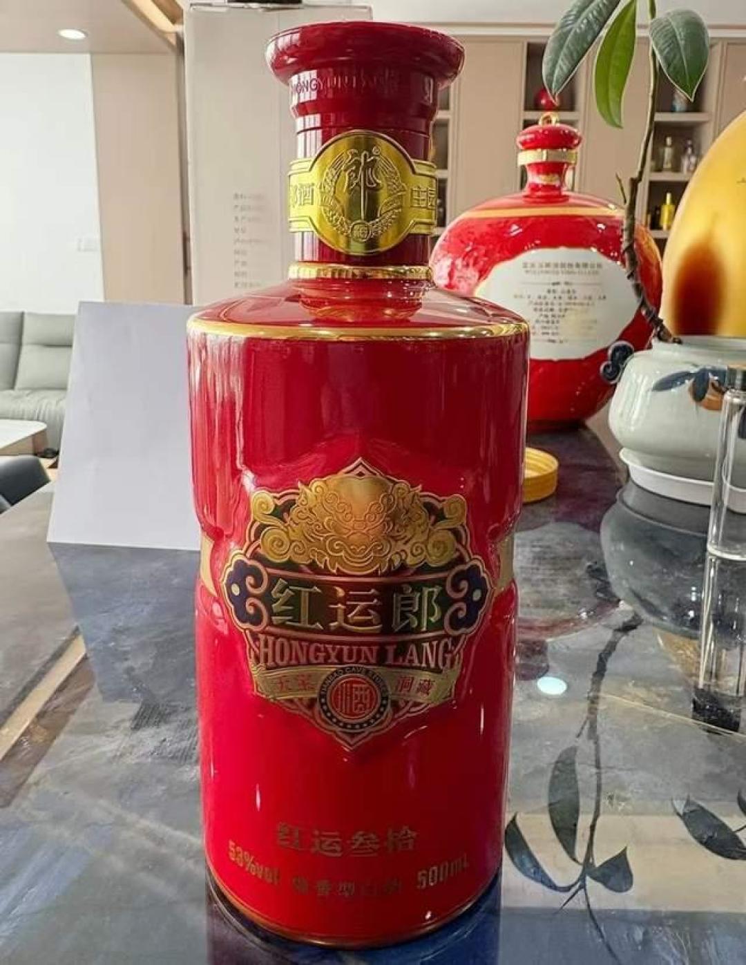 562的青花郎开箱是2022年的酒：11篇