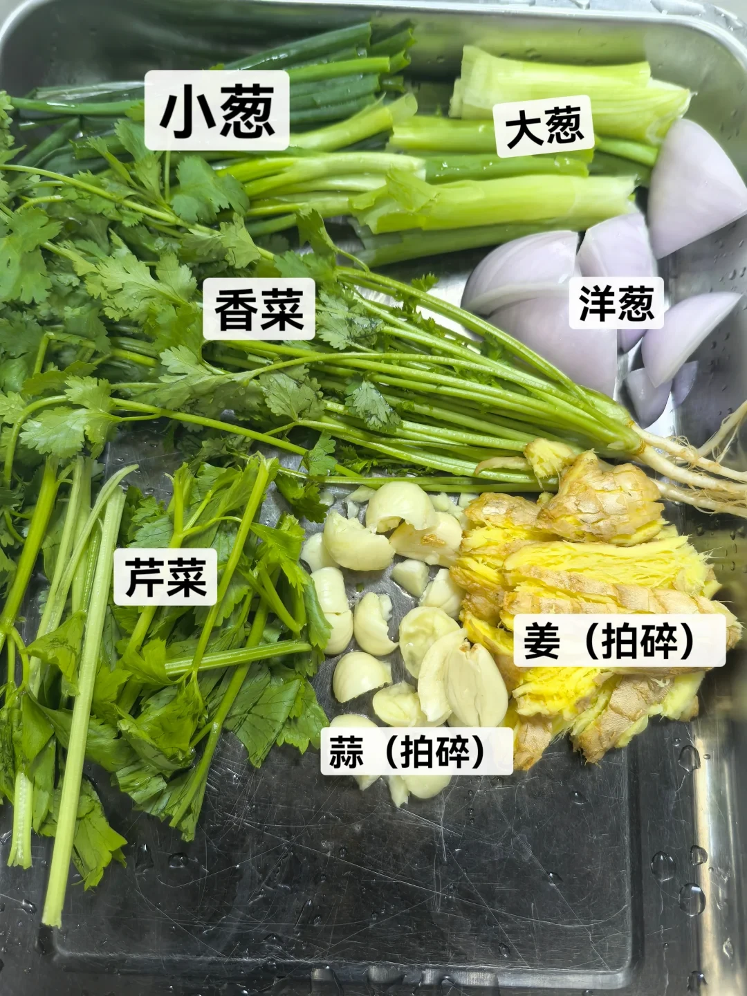 料油成了全网爆火的“饭店炒菜秘方”:对完3份配方帖和一组实验室开瓶数据,被所有配方省掉的就这一句