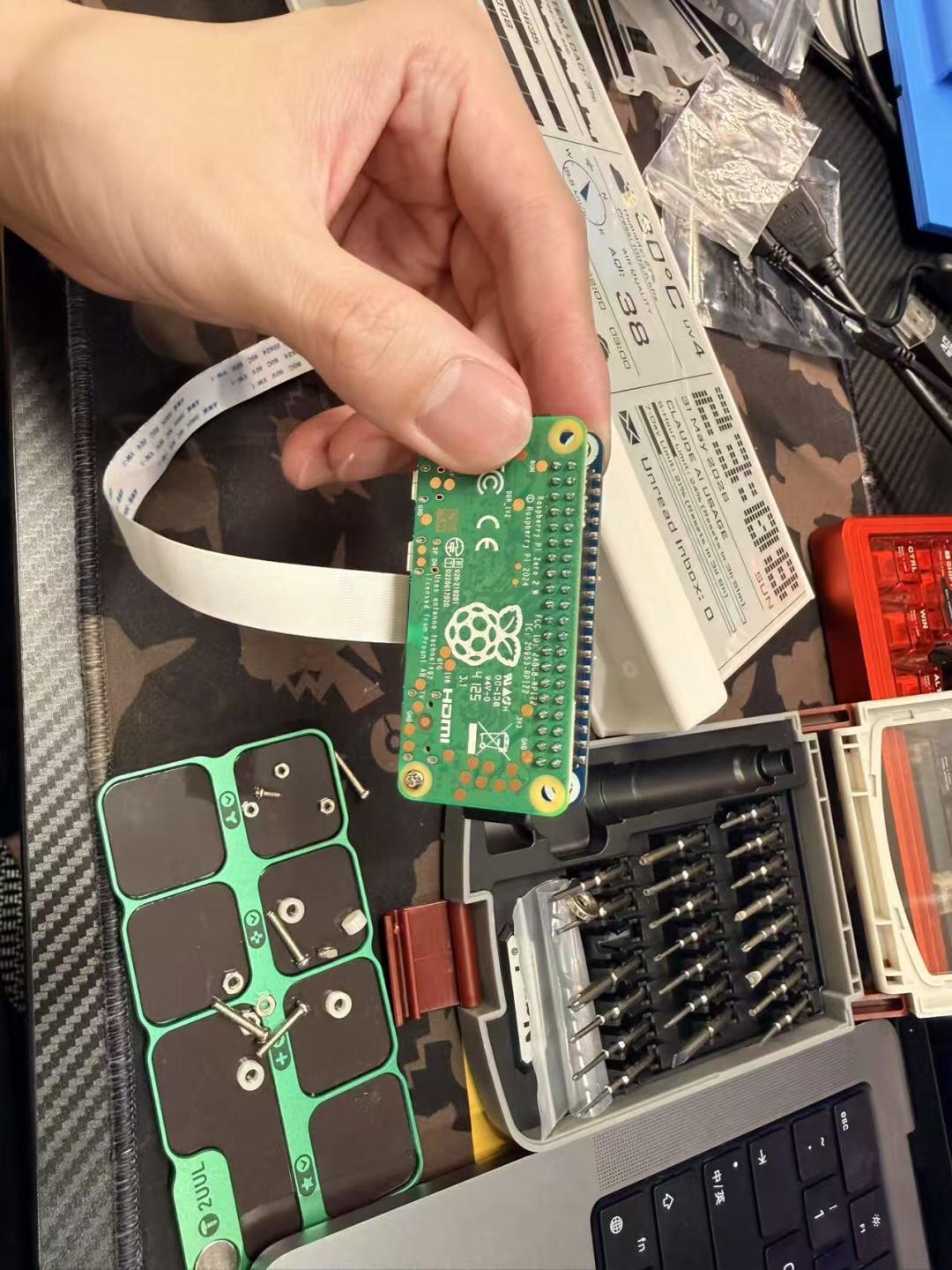 树莓派涨成“理财产品”的开学季：内存年底见顶、Pi6等到2028，买、等、换、捡二手四本账一次算清