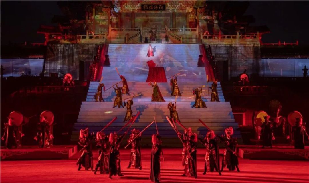 陪拍15元一张、旅拍399全包、演出99起:国庆去滕王阁拍照,先算清这三笔账