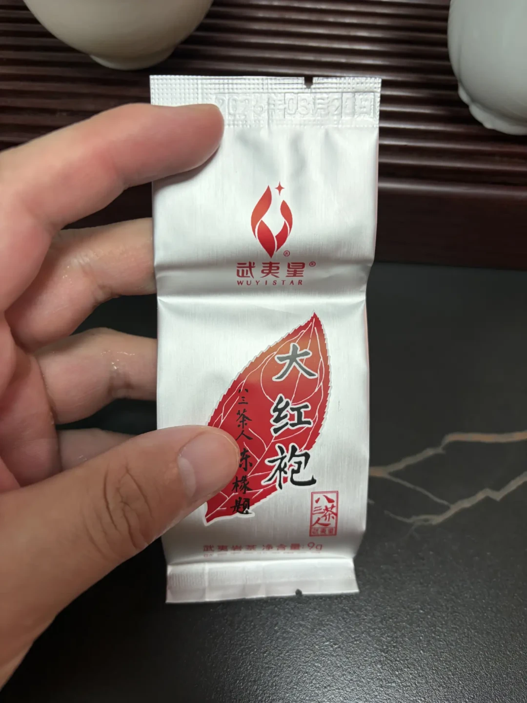 把九月十几篇武夷星测评摊开,发现大家偷偷拿它当标尺:这把岩茶尺子有三处刻度会滑