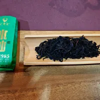 把九月十几篇武夷星测评摊开，发现大家偷偷拿它当标尺：这把岩茶尺子有三处刻度会滑