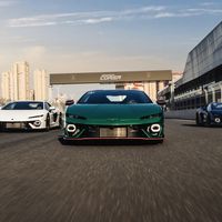 第7圈的火海与弃赛的对手：ChinaGT上海站事故，跑赛道的人该看懂什么