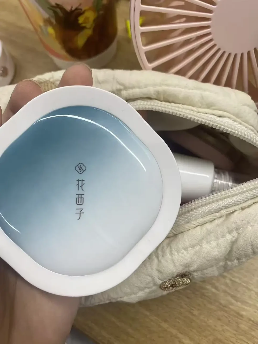 同一块花西子好气色气垫，有人空瓶有人喊