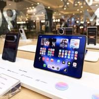 华为阔直板首销18万台，5999元起售被称真香旗舰，三星苹果已跟进