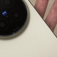 vivo X300 Pro卫星通信版旗舰机外观配色手感与指纹残留真实反馈