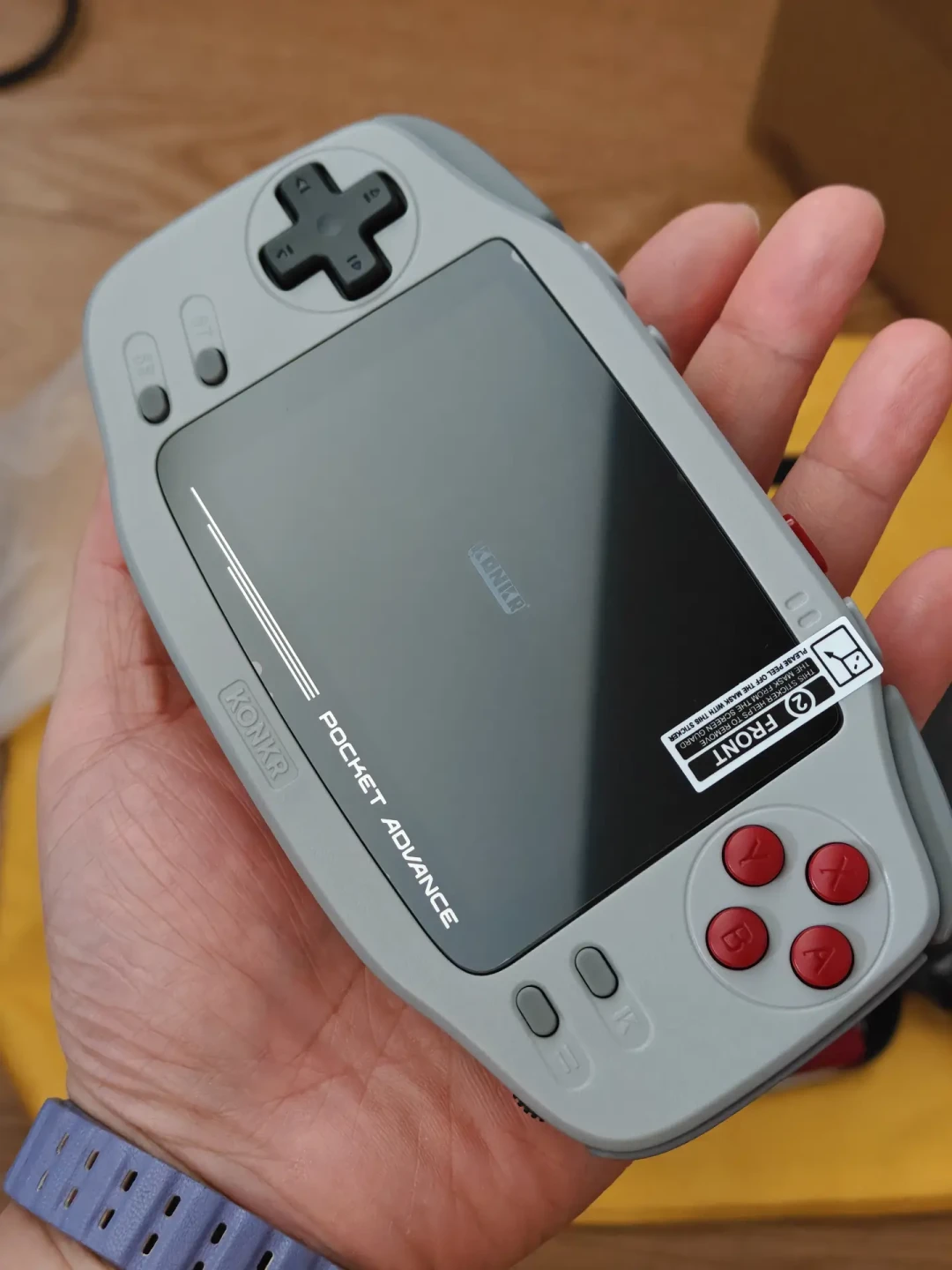 599元的“GBA”卖了两万台：330条评论吵成的避雷大战，买新、改机还是收原装，先算完三笔账