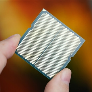 AMD发布锐龙5 7500和5500F,一个加核显涨价,一个F后缀砍三缓