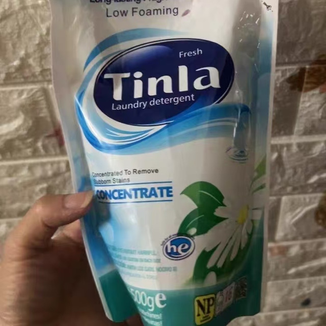 试试 Tinla 天蕾低泡闪洁浓缩香恋柔护洗衣液 500g 补充装！
