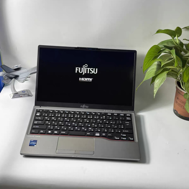 汇报下，入了富士通U7312，i5-1250P，8G内存(可扩展)