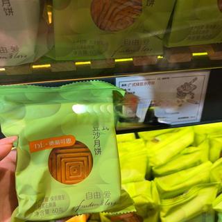 胖东来大月饼遭代购疯抢，撕开零售业最不愿承认的成功真相
