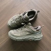 你送爸妈的"足力健"，越软可能越不对：先对完6条防滑帖和适老鞋国标，再决定要不要用HOKA过节送礼