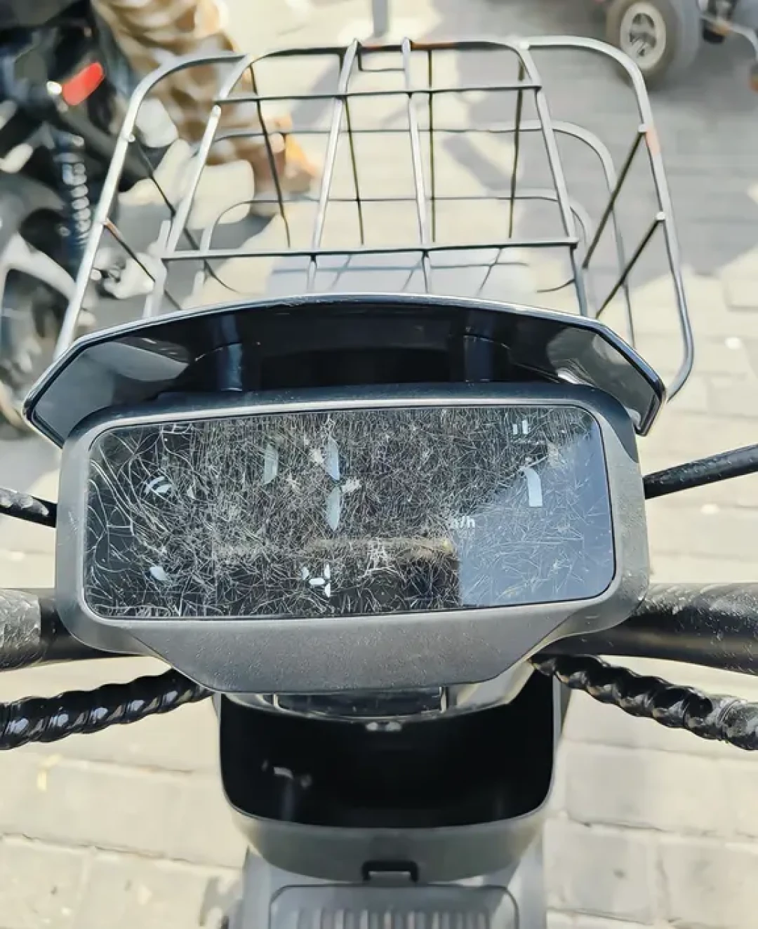 仪表裂纹门店说