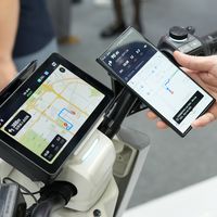 小牛把家底押给鸿蒙：签约华为“鸿图计划”、年内装车20万台、2027年中全系切换——老车主别急着换车，买新车先分清已落地和还是概念