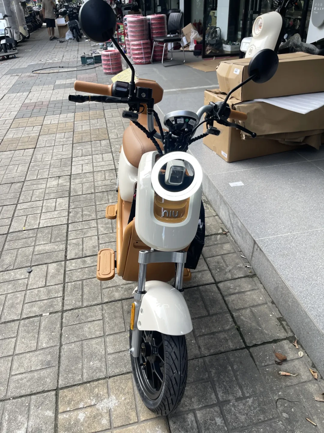 小牛把家底押给鸿蒙:签约华为“鸿图计划”、年内装车20万台、2027年中全系切换——老车主别急着换车,买新车先分清已落地和还是概念