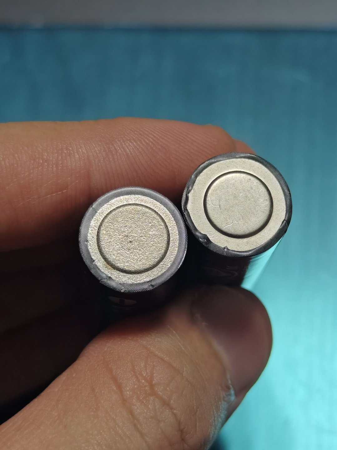 一卡写着eneloop，里面可能是三种电池：双11前，把货架上的产地盲盒一次捋清