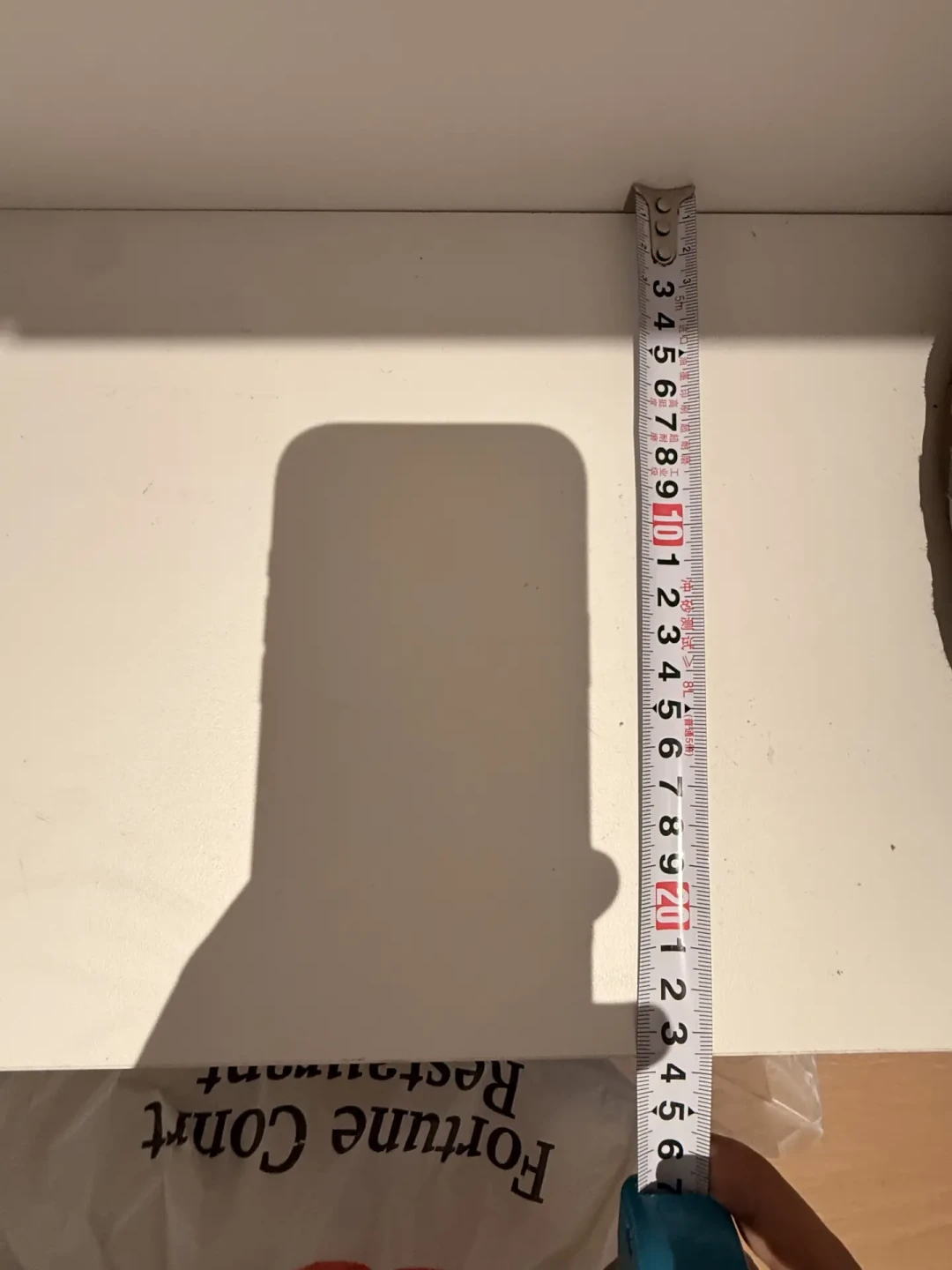 设计师说“鞋柜标准35cm”，业主量出44码老爹鞋34.5cm：翻完4篇高热翻车帖和1400多条评论，我把入户柜深度拆成1个净深公式、1张鞋码对照表、3道硬约束、5条补救路和签单前锁进合同的4句话