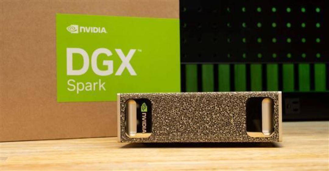 1.7万起、128GB统一内存、万兆网口标配:RTX Spark迷你主机10月开卖——但1 PFLOPS是FP4口径、带宽只有苹果一半,等老黄还是提395现货?