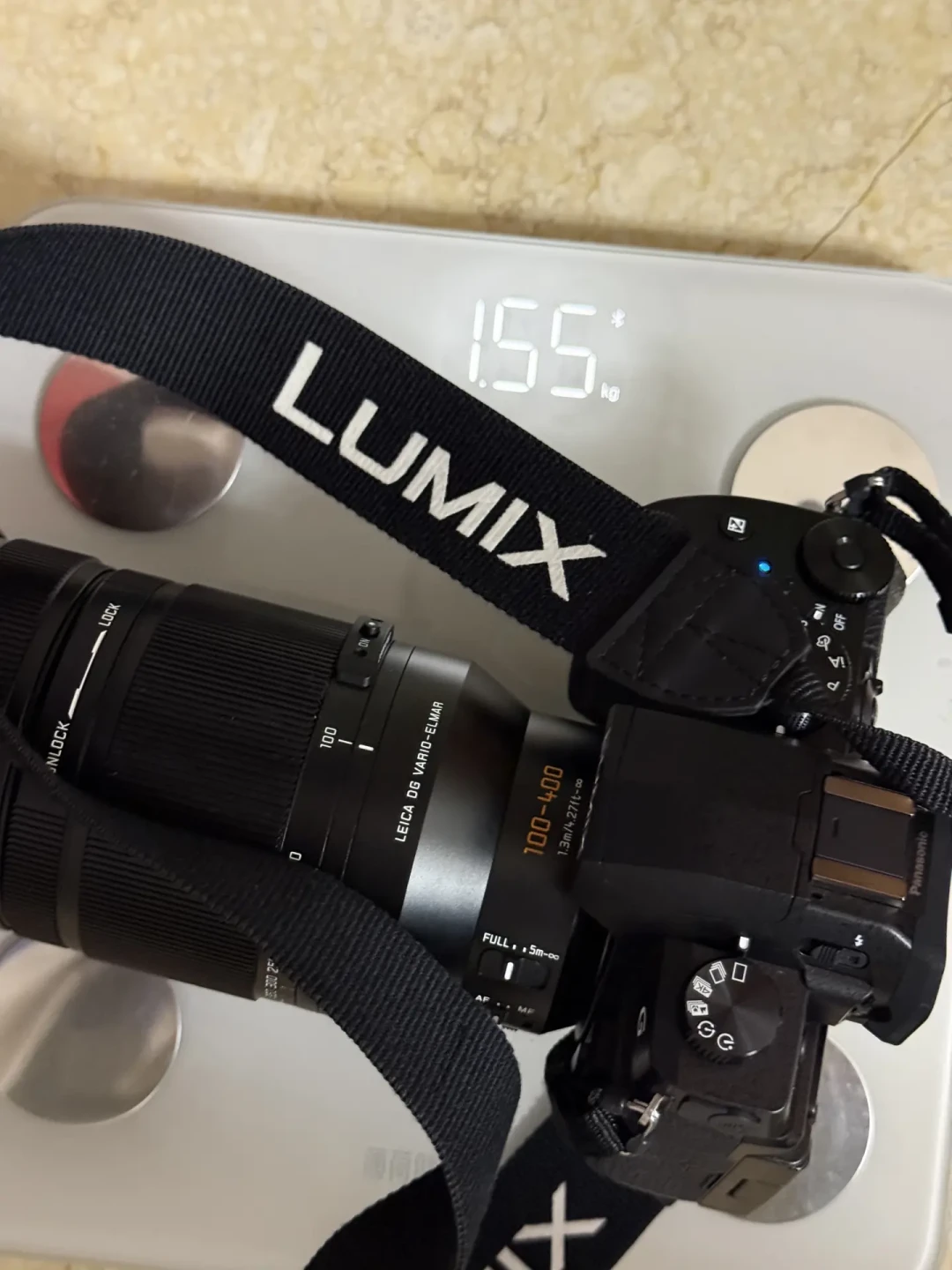 一支说它近视眼，一支说它抽奖头：OM-1上两支100-400二代怎么选，我把兼容名单、那140克和四笔挂价对完了