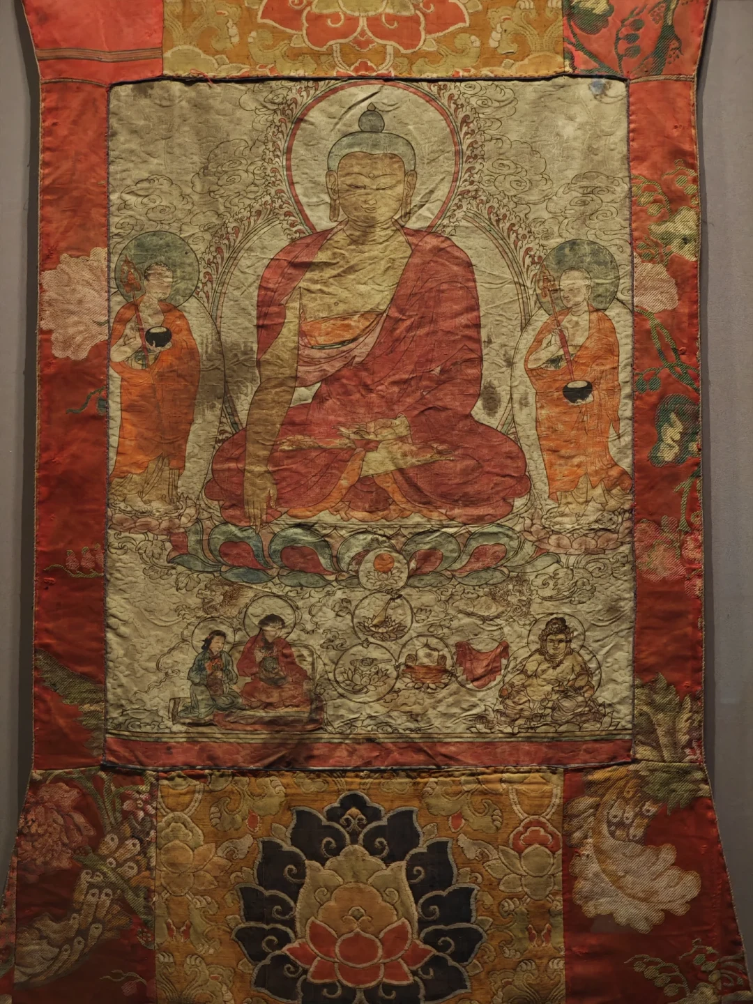 上博东馆9月23日前别为“特展”跑一趟:萨迦展延到2027、新罗金冠23号开,你收藏的行程账我一次算清