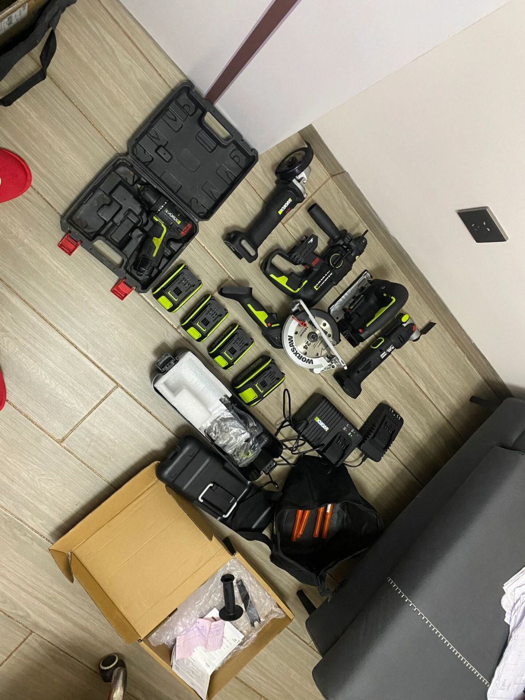 “裸奔这么久,终于有了个家”:威克士党9月收纳热——原装4233、第三方深抽箱、免费3D内衬、精装定制,四条路线买箱前先对账