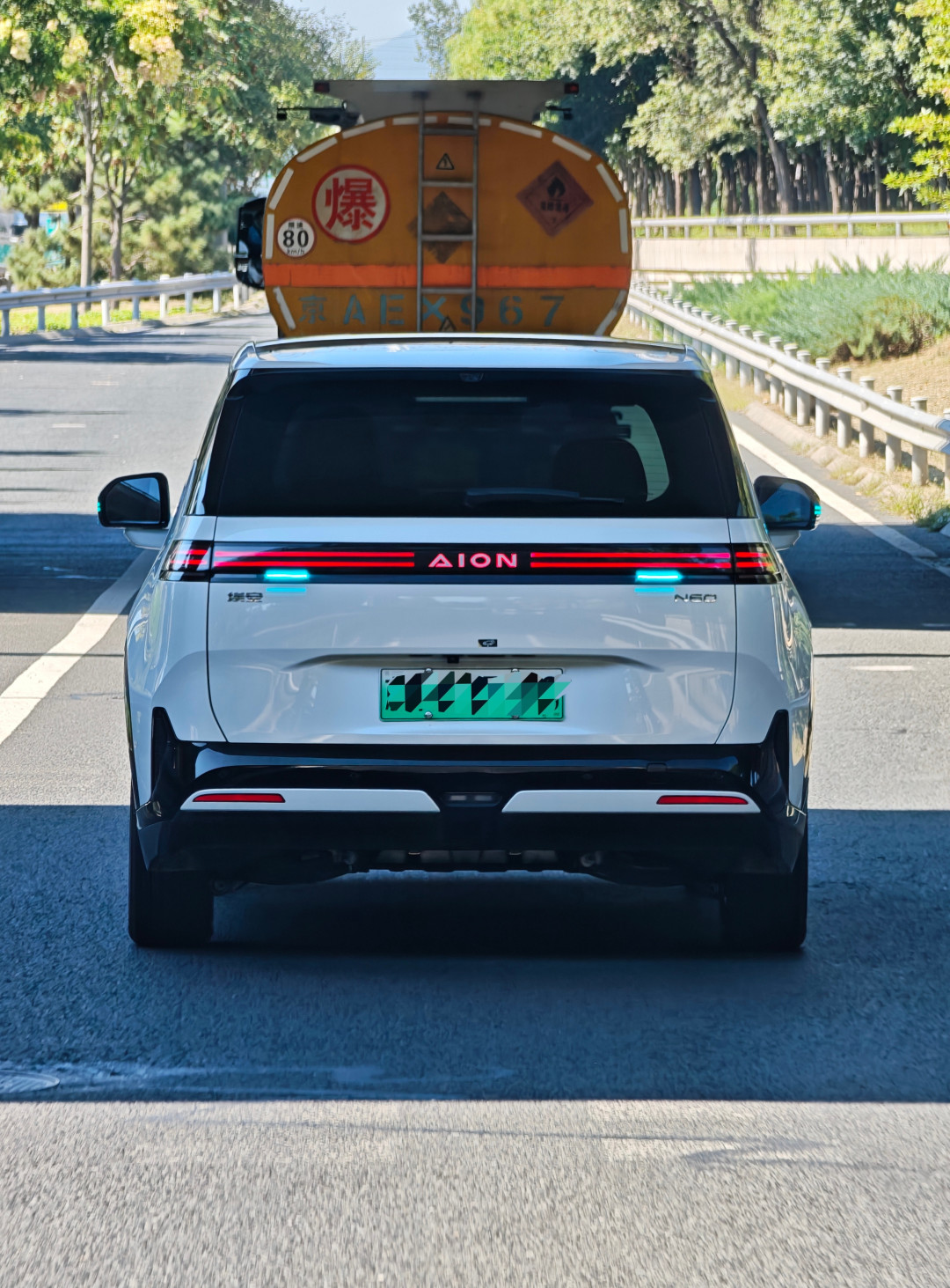 105.5分、比问界M9高14分:10.68万的埃安N60刚在沈阳拿了全场第一,打算周末去试驾的人,先把成绩单和两条车主吐槽帖看完