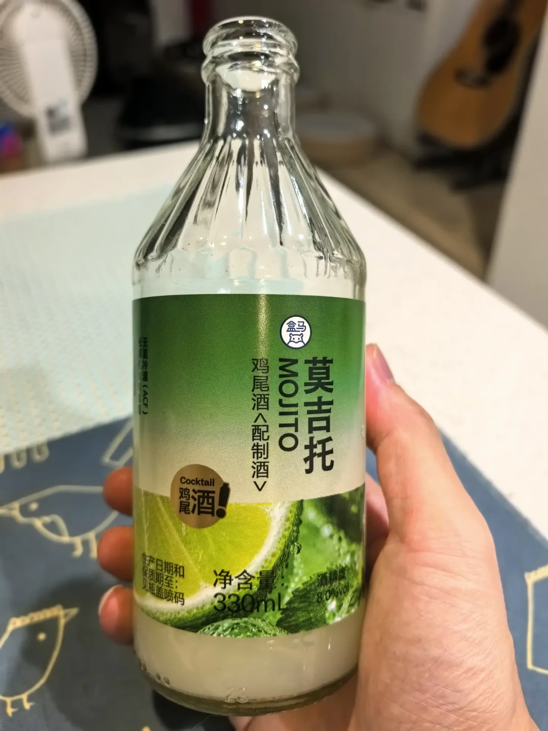 盒马39.9的「酒吧平替」鸡尾酒刷屏,骂的说像消毒液、夸的说度数「很低」:8度一瓶≈白酒一两,差评规律、抢救喝法和钱账我全摆齐了