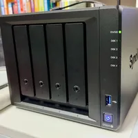 离开群晖的人和回群晖的人挤在同一层评论区：翻完9月12日后悔帖和4条一手回归时间线，先算清折腾账再买回程票