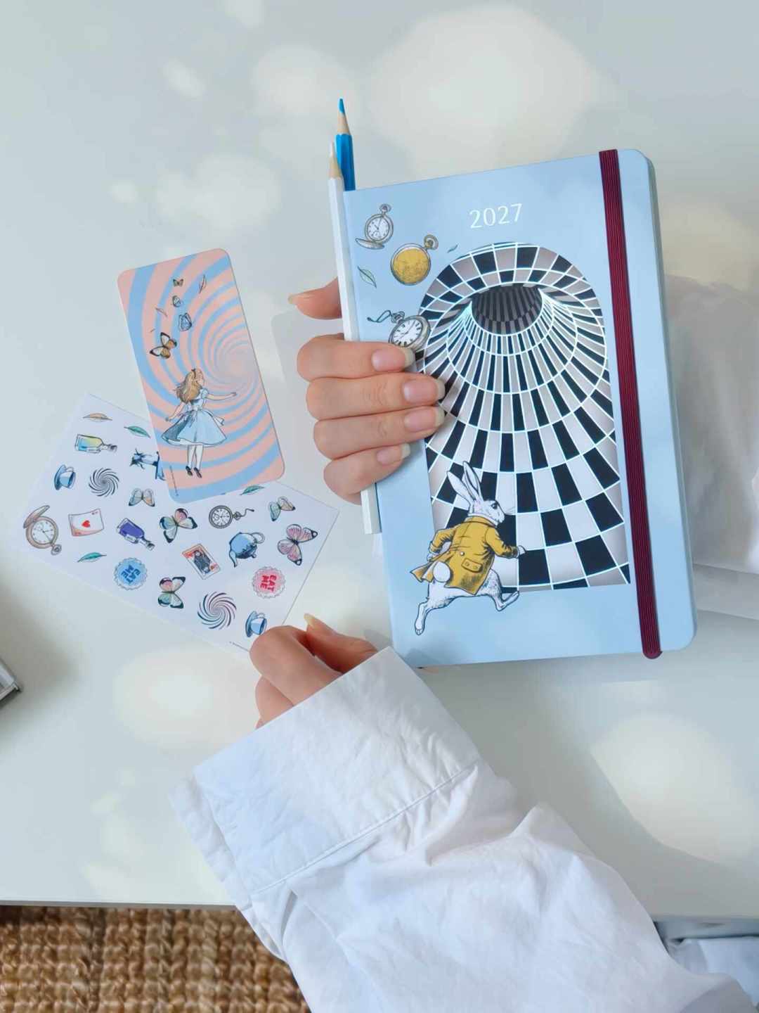 一本没写完，却囤了一抽屉新本子：我翻出Moleskine官方“写完盖章换购”机制，把抽屉里的本子分成三级处理