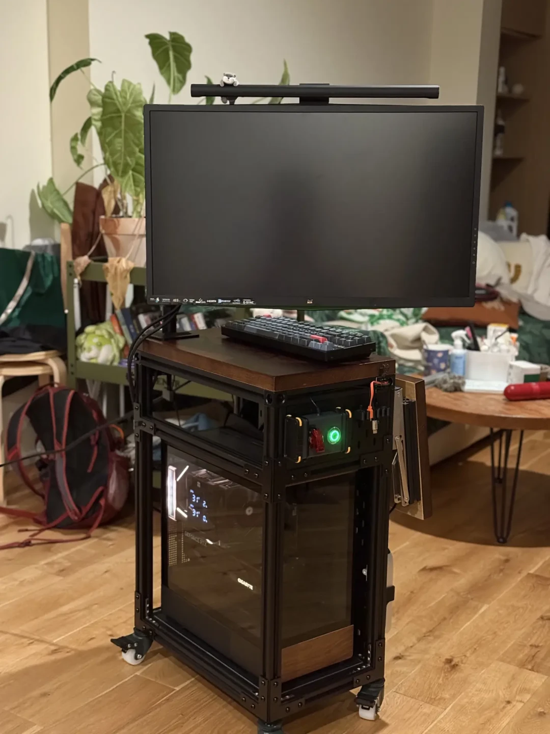 铝型材机柜被收藏一万四千多次:HomeLab 这波“上柜化”,照抄前先算完三笔账