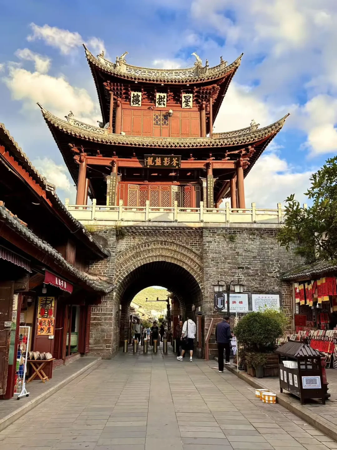 9-10月休假旅居别抄过冬党的作业:大理980、巍山400、才村850含国庆,拼一张9月真实房租表——错峰错的是租金,不是台风季