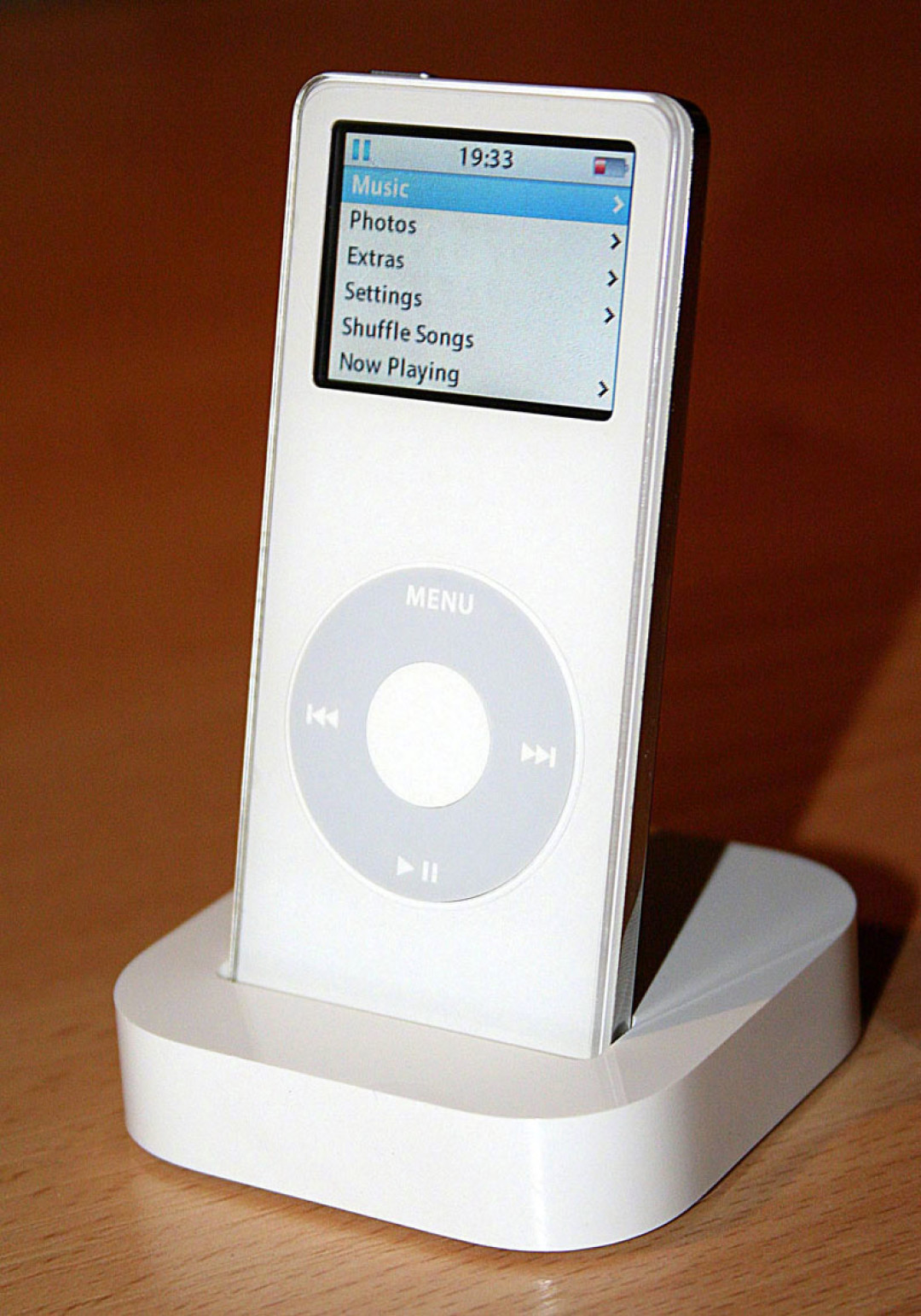 停产四年不降反涨:iPod 25 岁这年,先看清三套价格线和六条路线再买
