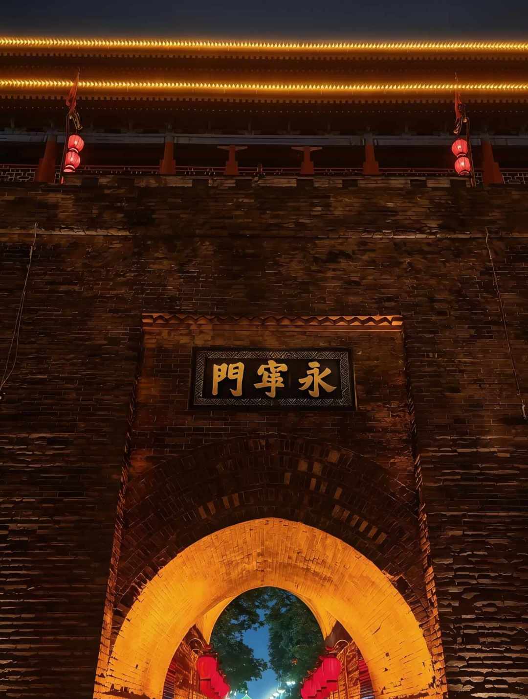 一半的“汉服妆造避坑指南”本身就是广告：中秋国庆这笔旅拍账，我拿真实吐槽帖对了一遍