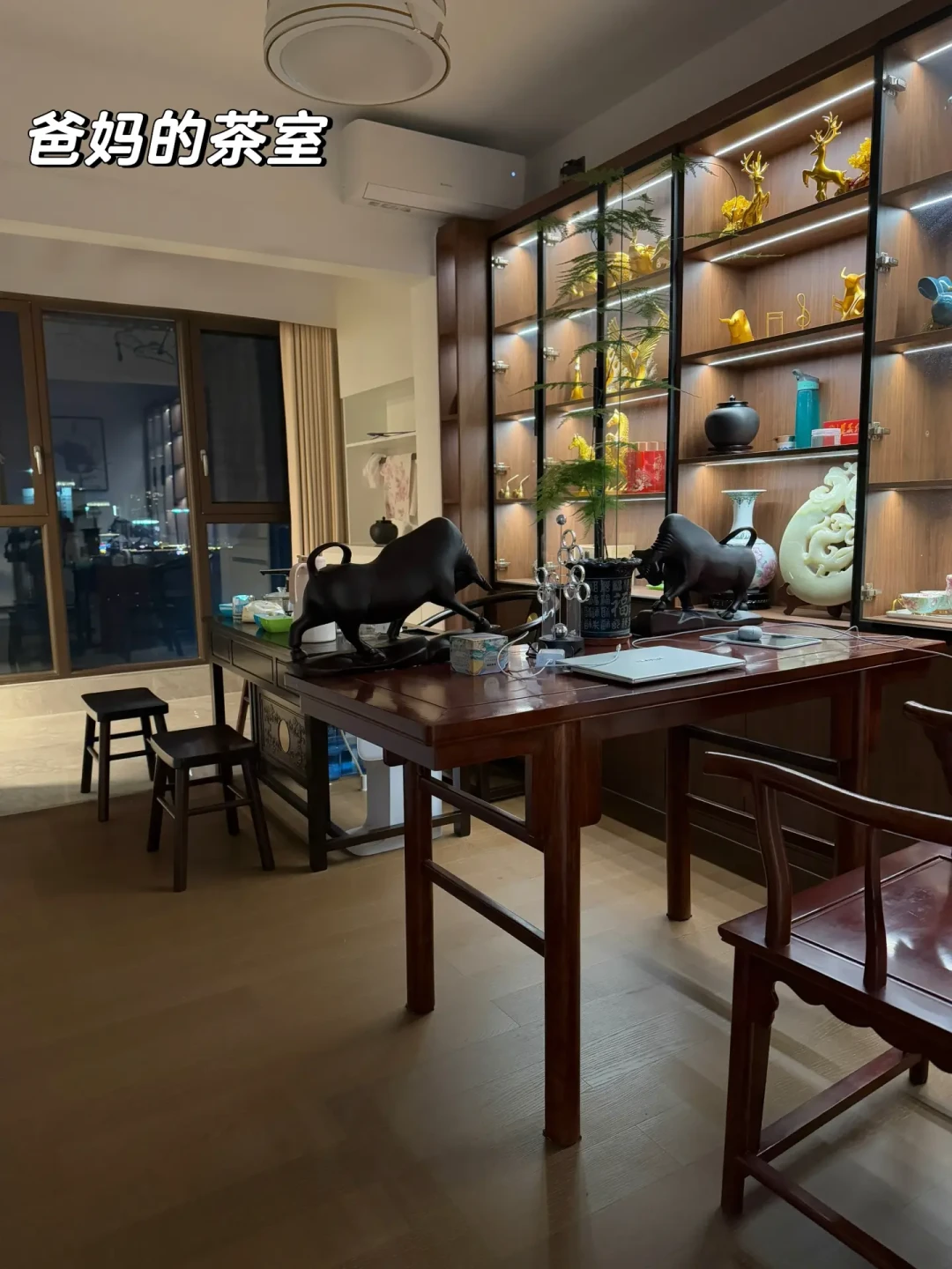 被笑“老干部”的红木,凭什么在另一批年轻人家里变贵:显老的不是中式,是这四个组合
