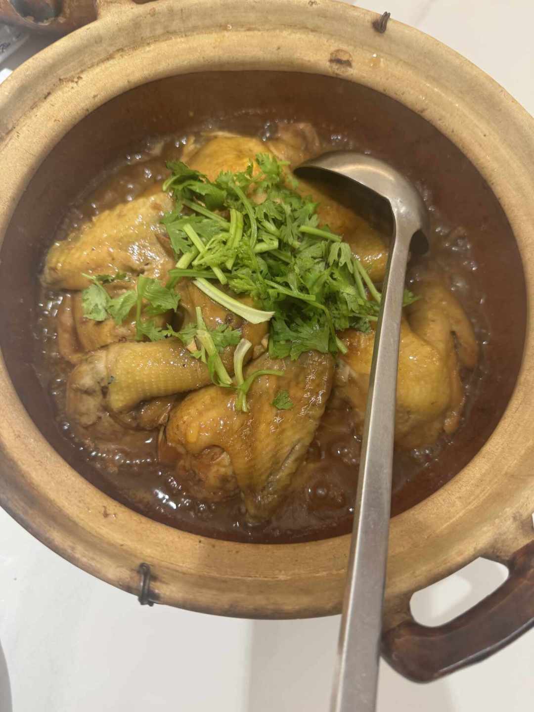 中秋国庆订位战提前开打:漂亮饭的避雷贴堆成山,“下高铁直奔”的土菜馆挤满人,你家团圆饭到底去哪吃