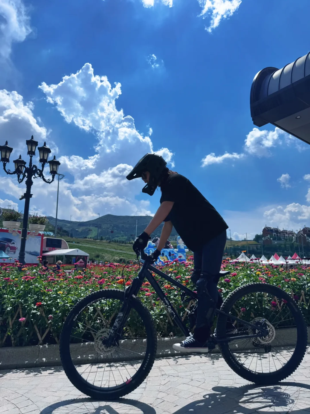 捷安特把软尾打到3998,萨比亚又演了一出断架:4千内的第一台软尾,三笔钱对完再付