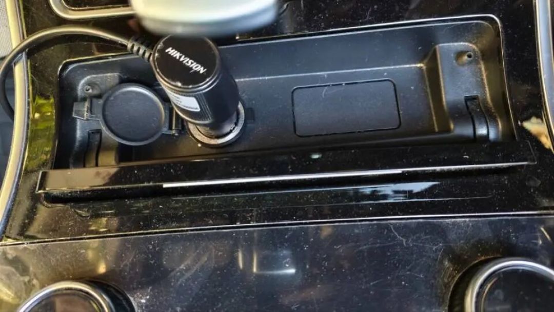 直播间29块的“1500W”逆变器骗了你一半:车里能掏多少瓦,看这三道电流关