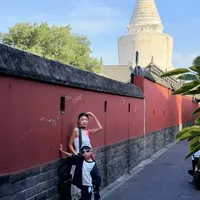 国贸那截楼梯，九月被全北京复刻：这轮"明星同款"不收门票，成本都藏在拍完之后