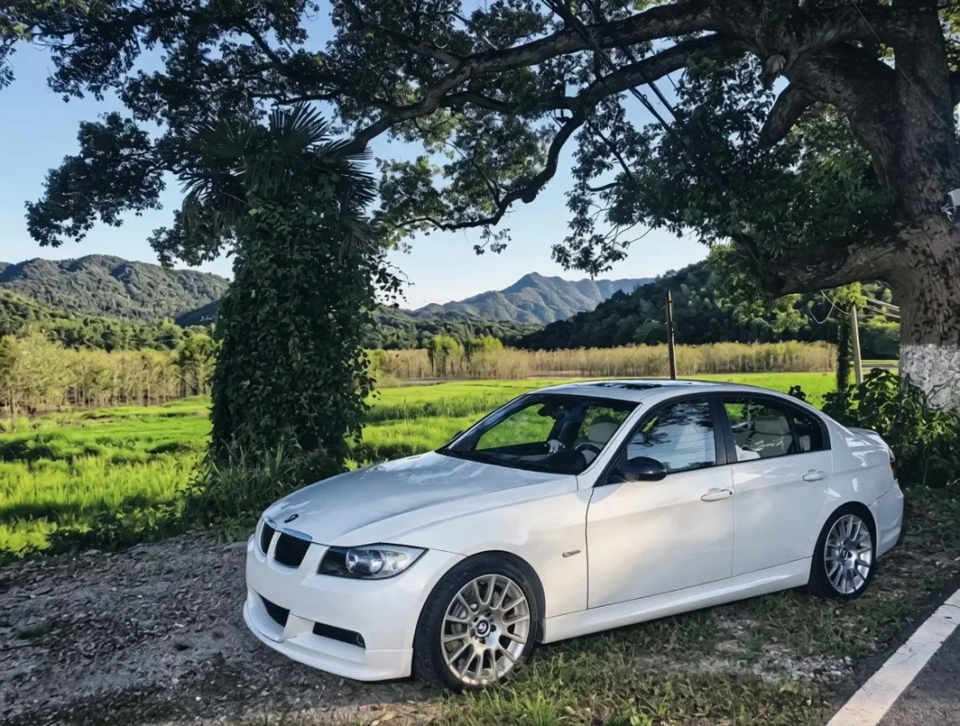 E90跌到几万块、86落到六七万：成交价只是入场券，整备账才是二手玩具车的真正票价