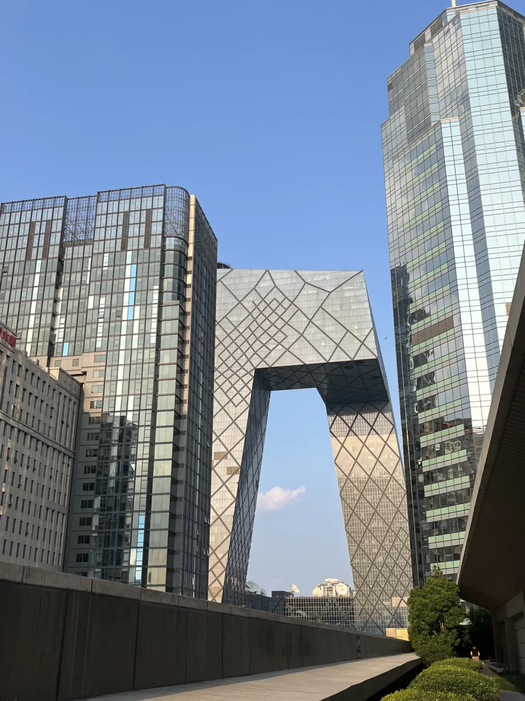 北京国贸的楼梯站满