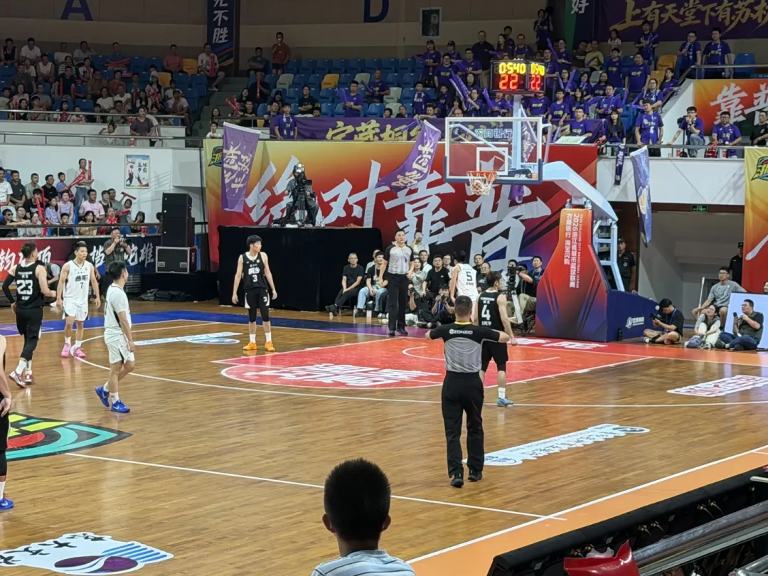 白晶被让到79分,李聪聪砍31分还输了:这周两场球,街球玩家别抄同一份“差距答案”