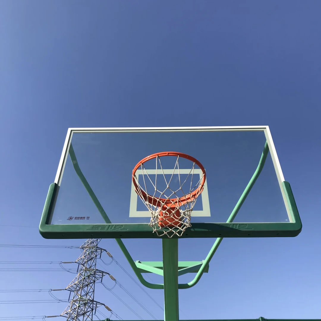 街球这赛季的第一场赢球,和一份没签的