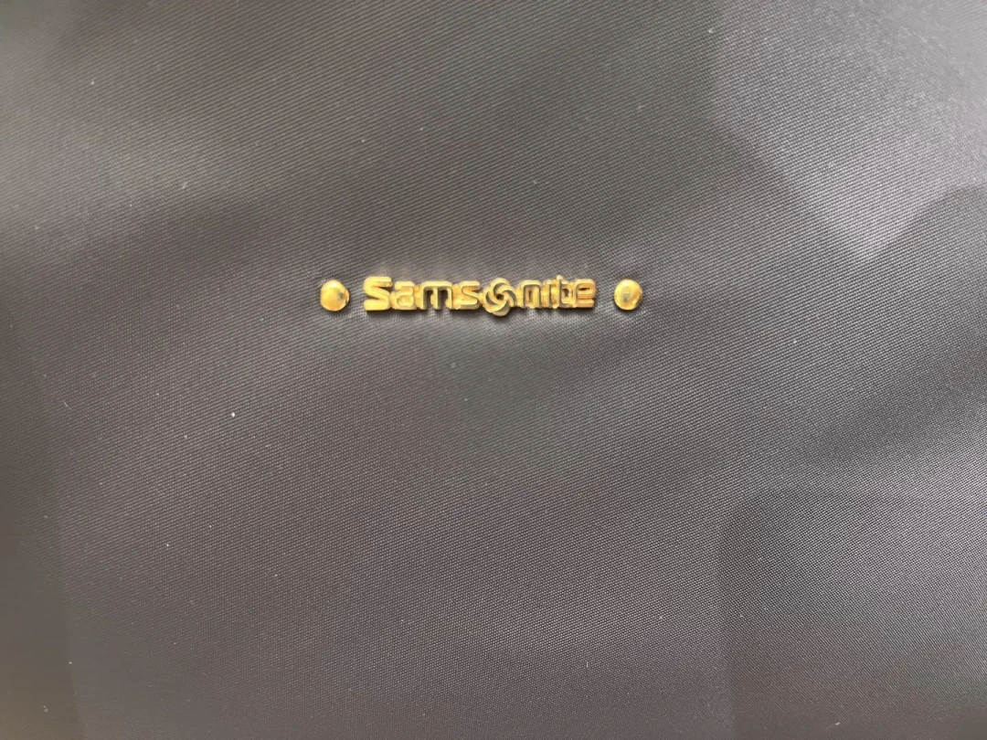 先别急着说1600的贝壳箱是假的:这只半价