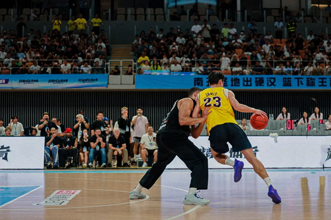 一颗“NBA比赛用球”逼出了另一个狄龙？会长亲自下场后，百分大战追更党该先重新量一量标尺