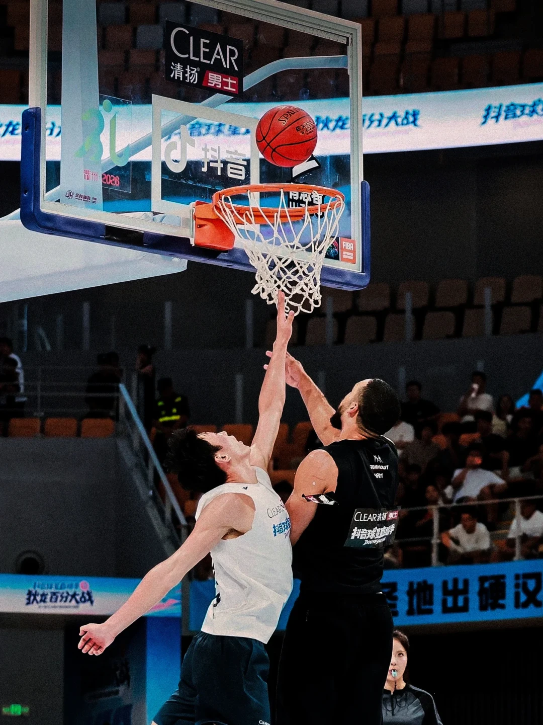 一颗“NBA比赛用球”逼出了另一个狄龙？会长亲自下场后，百分大战追更党该先重新量一量标尺