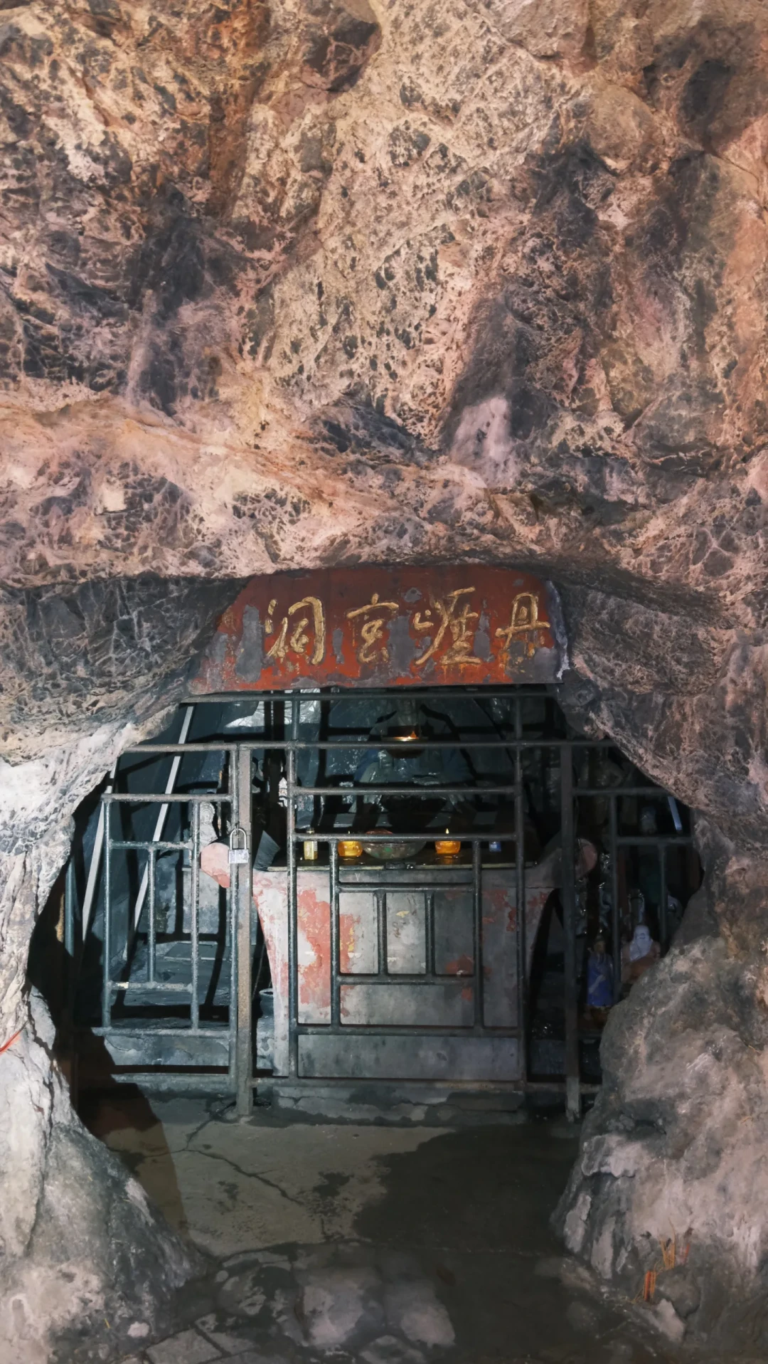 全网都说“灵隐斩孽缘”,可主寺里没有一间殿管姻缘:去灵隐前先分清楚求什么、进哪个殿
