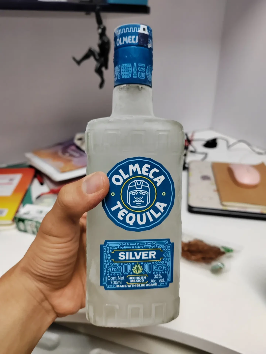 冻进自家冰箱的唐胡里奥,是帝亚吉欧手里最不能输的牌:龙舌兰第一瓶的三道坑