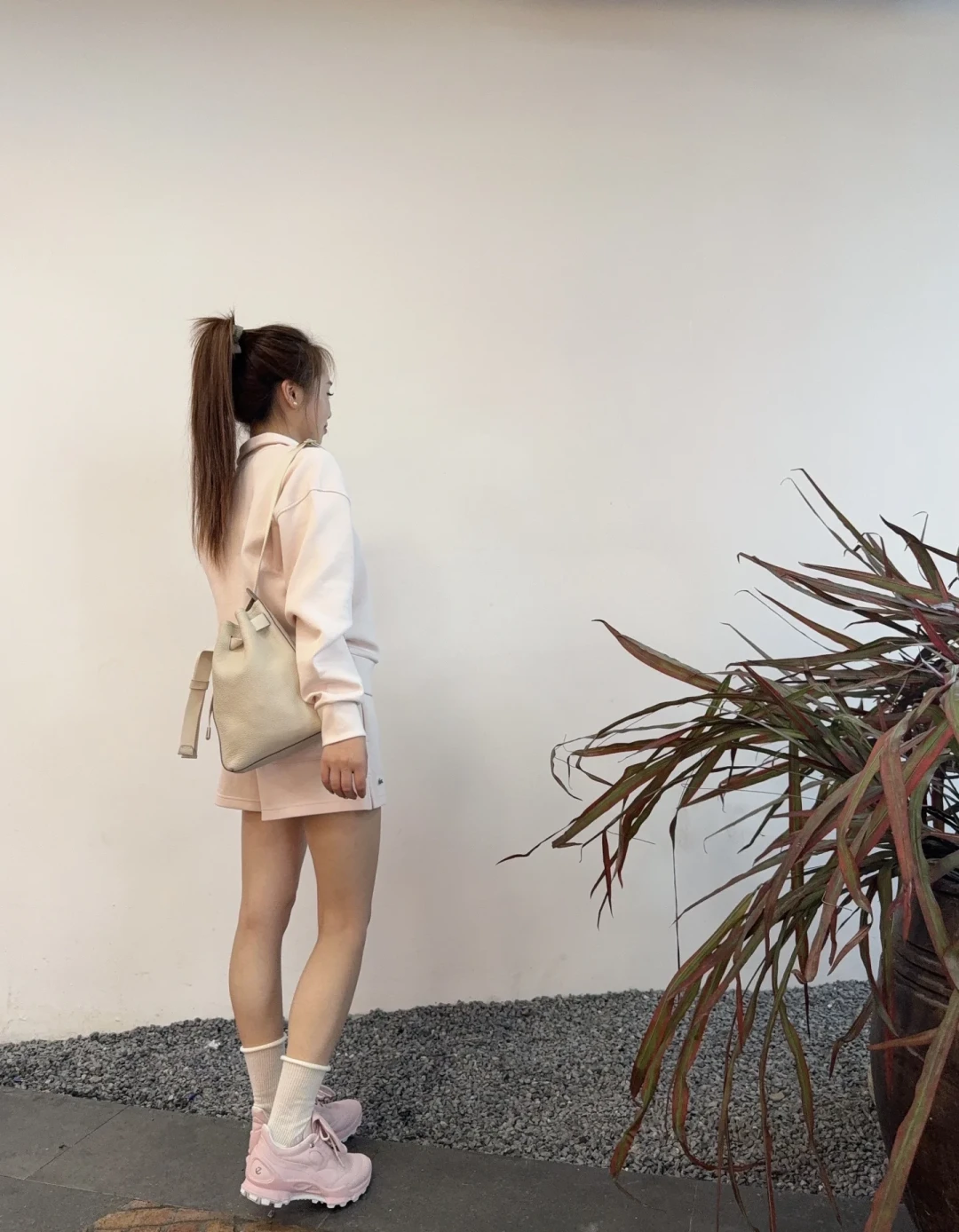 体制内穿ECCO爱步会不会太高调？官方店健步2.2已经跌到836元，这份焦虑基于旧价格