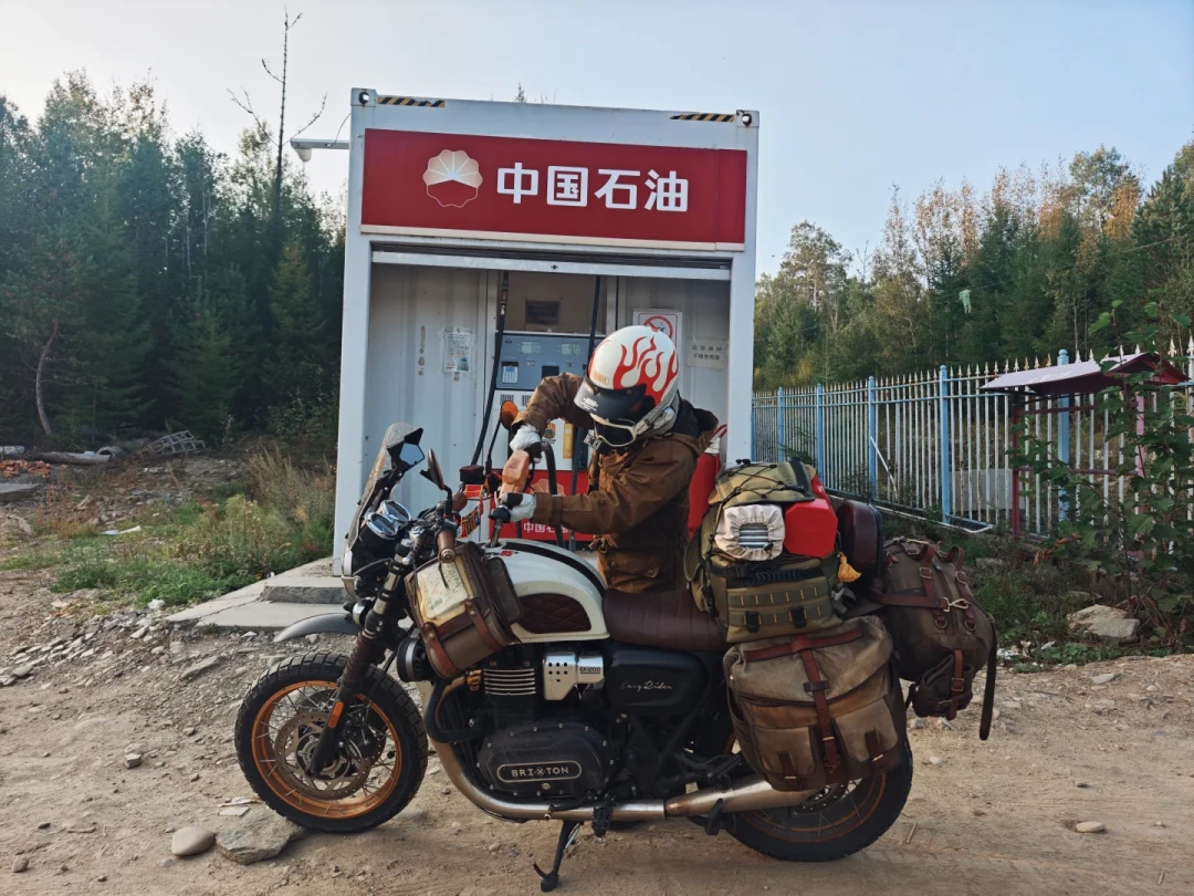 今年摩旅G331:485公里只有一座加油站,秋景一茬只有20天,导航不如评论区
