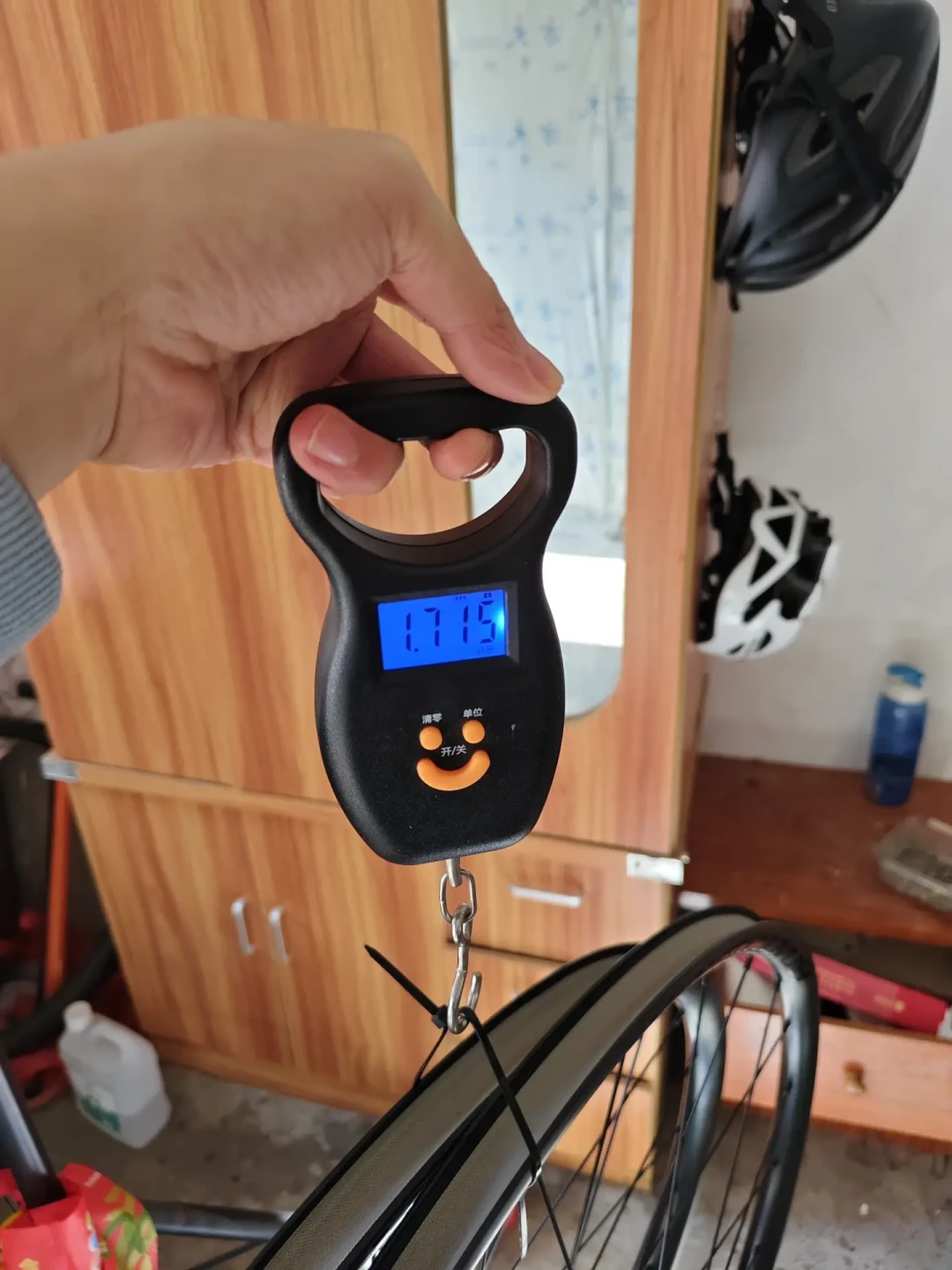50周年的碳辐条棒槌哥已经到车主手里了：崔克原厂轮组的三笔账——5000国产、3500磨码、还是留着Pro37